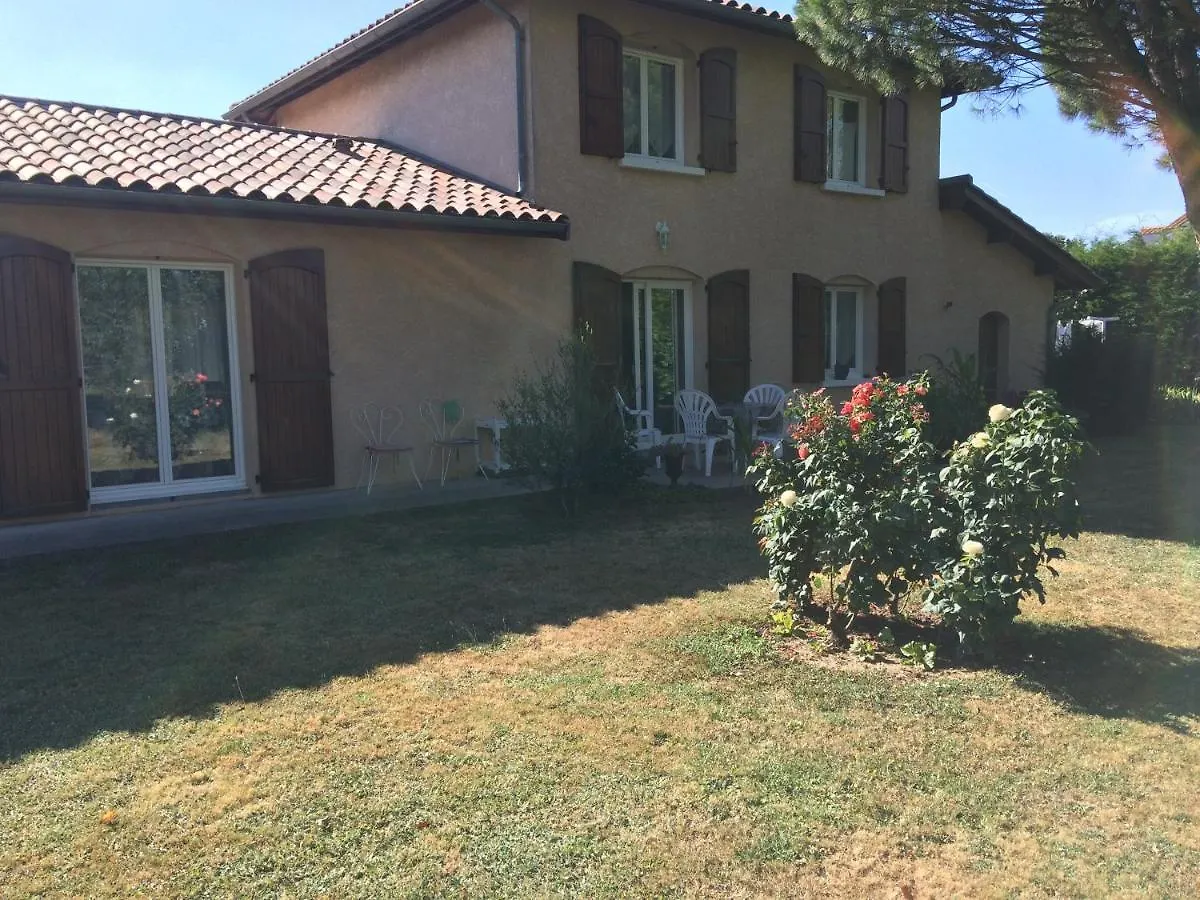 Le Paradis De La Provence Saint-Cyr-sur-le-Rhone 0*,  France