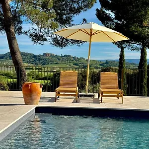 https://la-cle-des-champs-roussillon-84220.fr-provencehotel.com